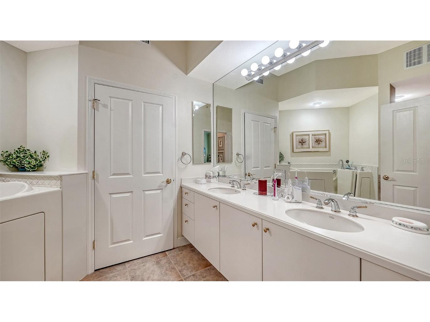 5232 Parisienne Place #101B31 Sarasota FL 34238 A4671434 image23