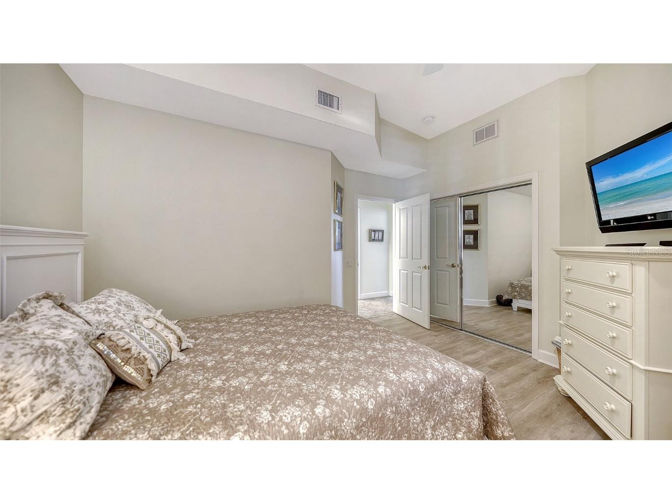 5232 Parisienne Place #101B31 Sarasota FL 34238 A4671434 image26