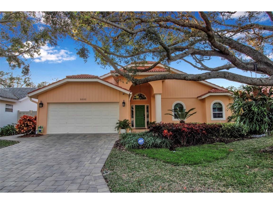 5232 White Sand Circle NE Saint Petersburg FL 33703 TB8346285 image1