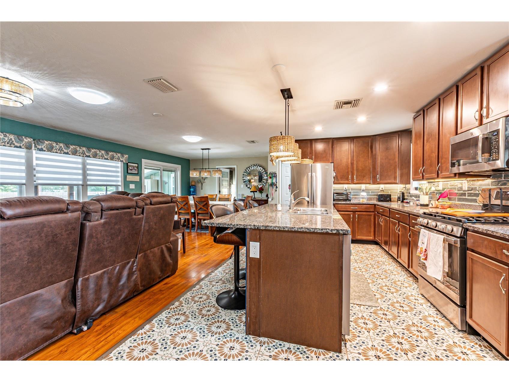 5233 Hill Drive Zephyrhills FL 33542 TB8507245 image3