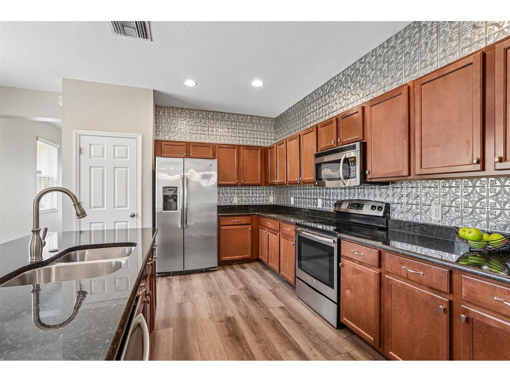 5233 Suncatcher Drive Wesley Chapel FL 33545 TB8516771 image13