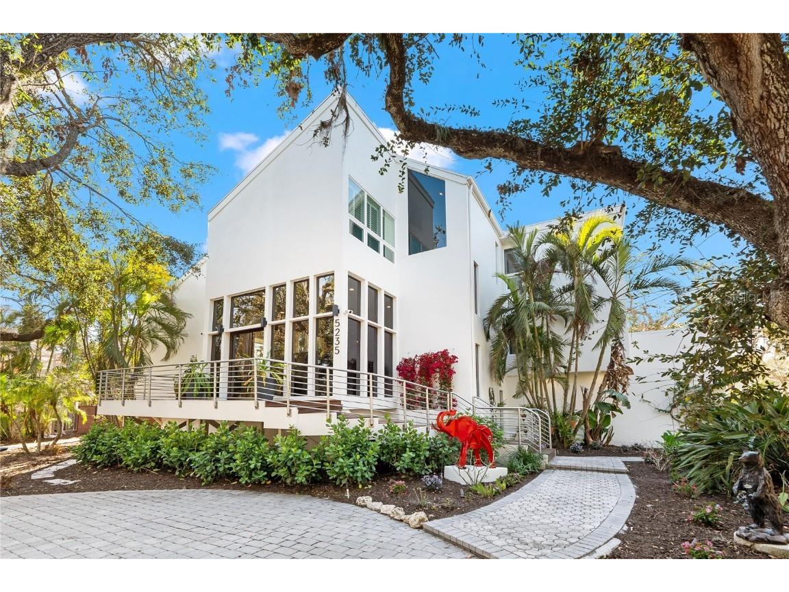 5235 Siesta Cove Drive Sarasota FL 34242 A4638452 image1