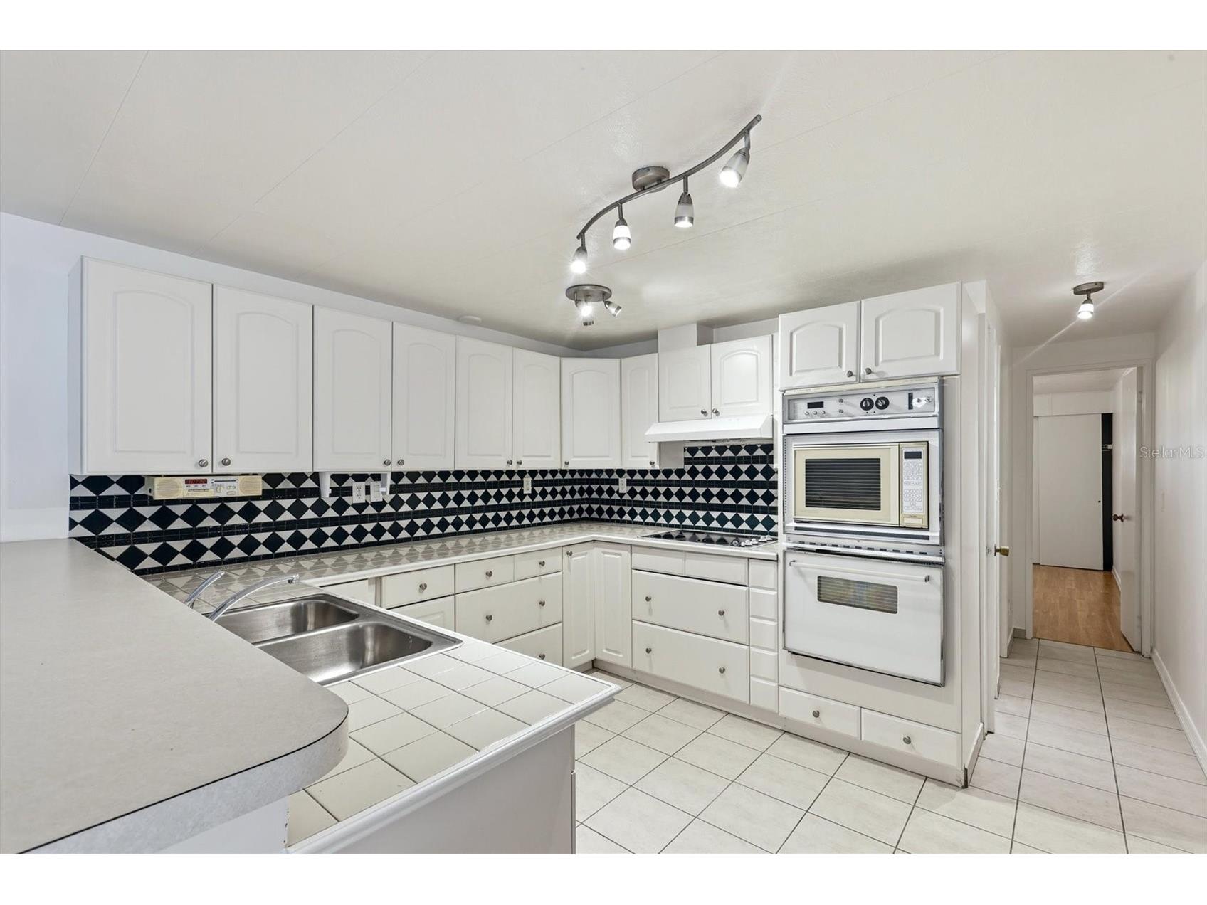 5236 Kenwood Avenue Sarasota FL 34234 A4688884 image12