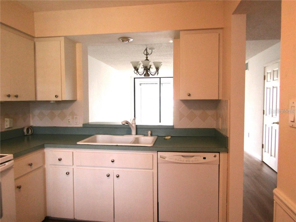 5236 Lake Village Drive #61 Sarasota FL 34235 A4674695 image6