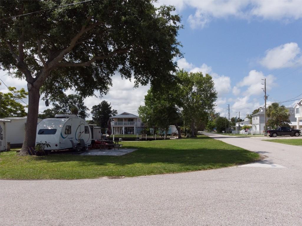 5236 Ray Drive Weeki Wachee FL 34607 L4937707 image1