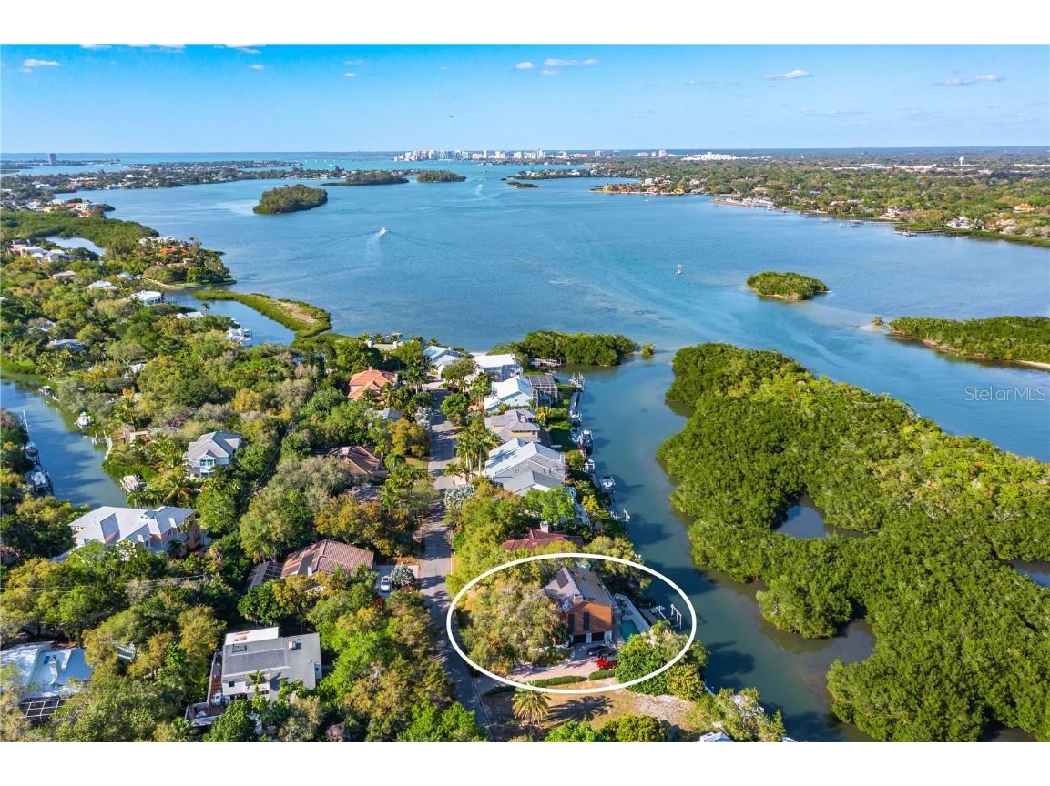 5236 Siesta Cove Drive Sarasota FL 34242 A4640398 image2