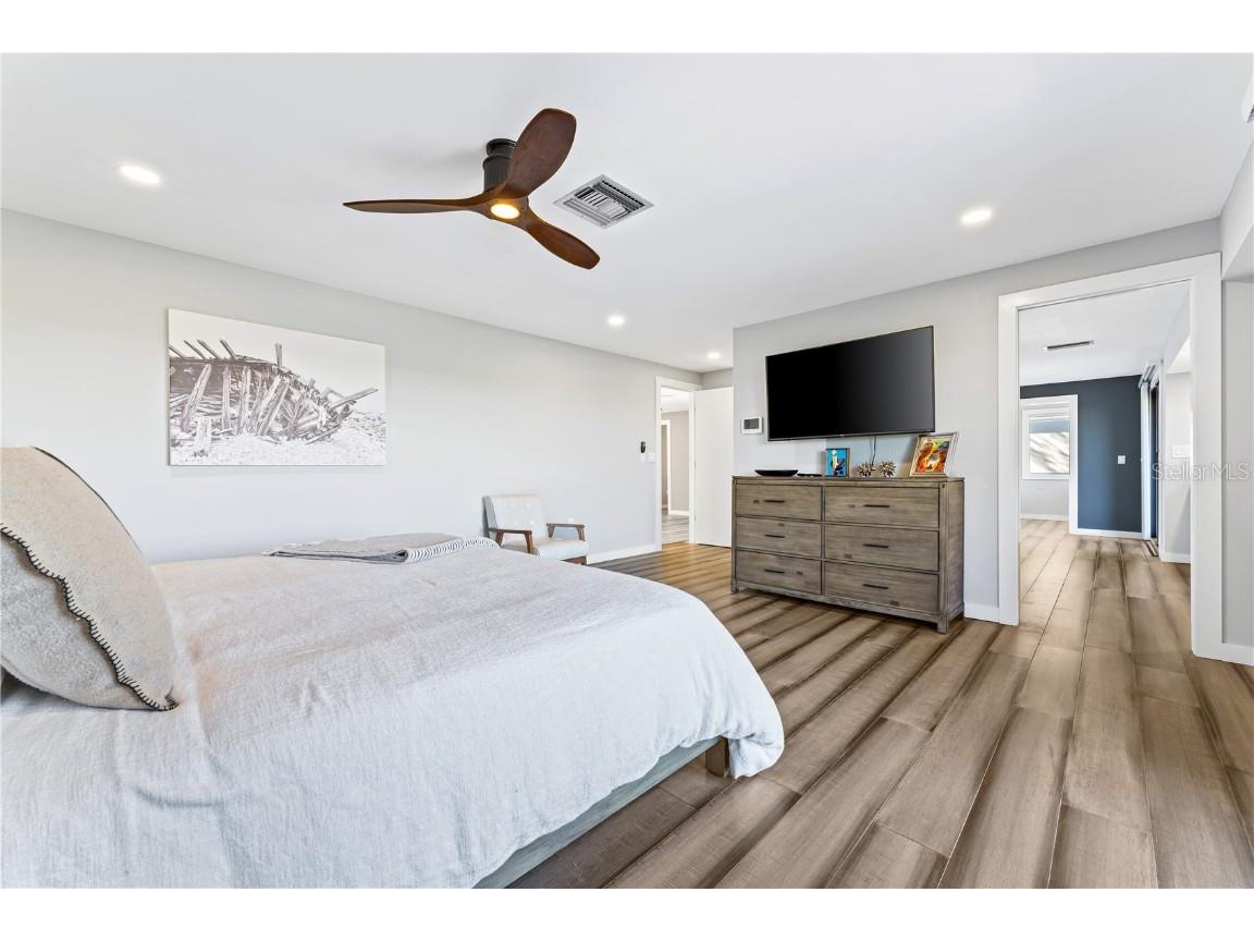 5236 Siesta Cove Drive Sarasota FL 34242 A4640398 image24