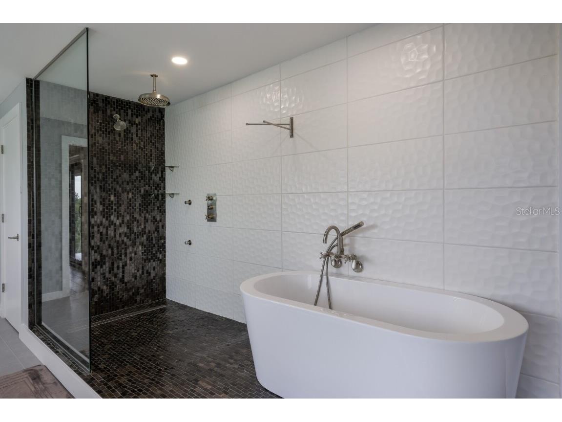 5236 Siesta Cove Drive Sarasota FL 34242 A4640398 image29