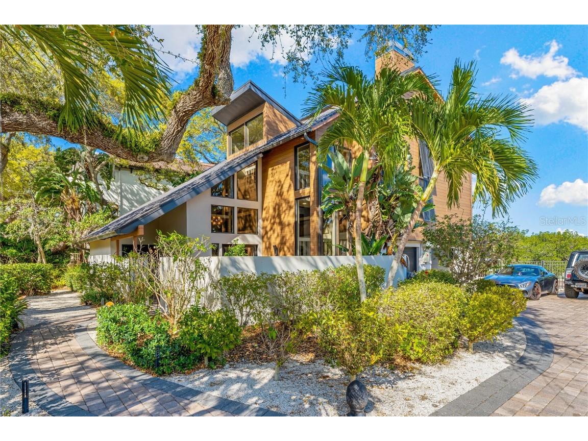 5236 Siesta Cove Drive Sarasota FL 34242 A4640398 image3