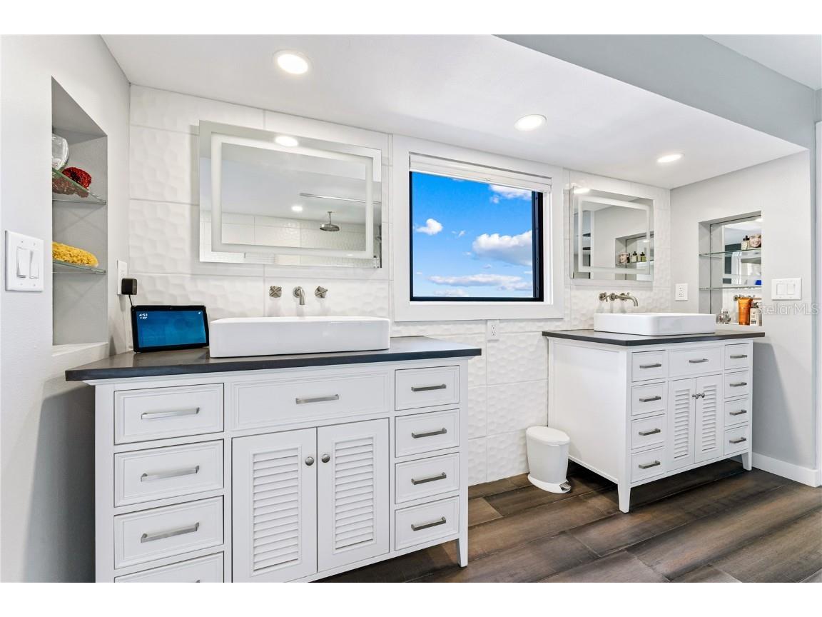 5236 Siesta Cove Drive Sarasota FL 34242 A4640398 image31