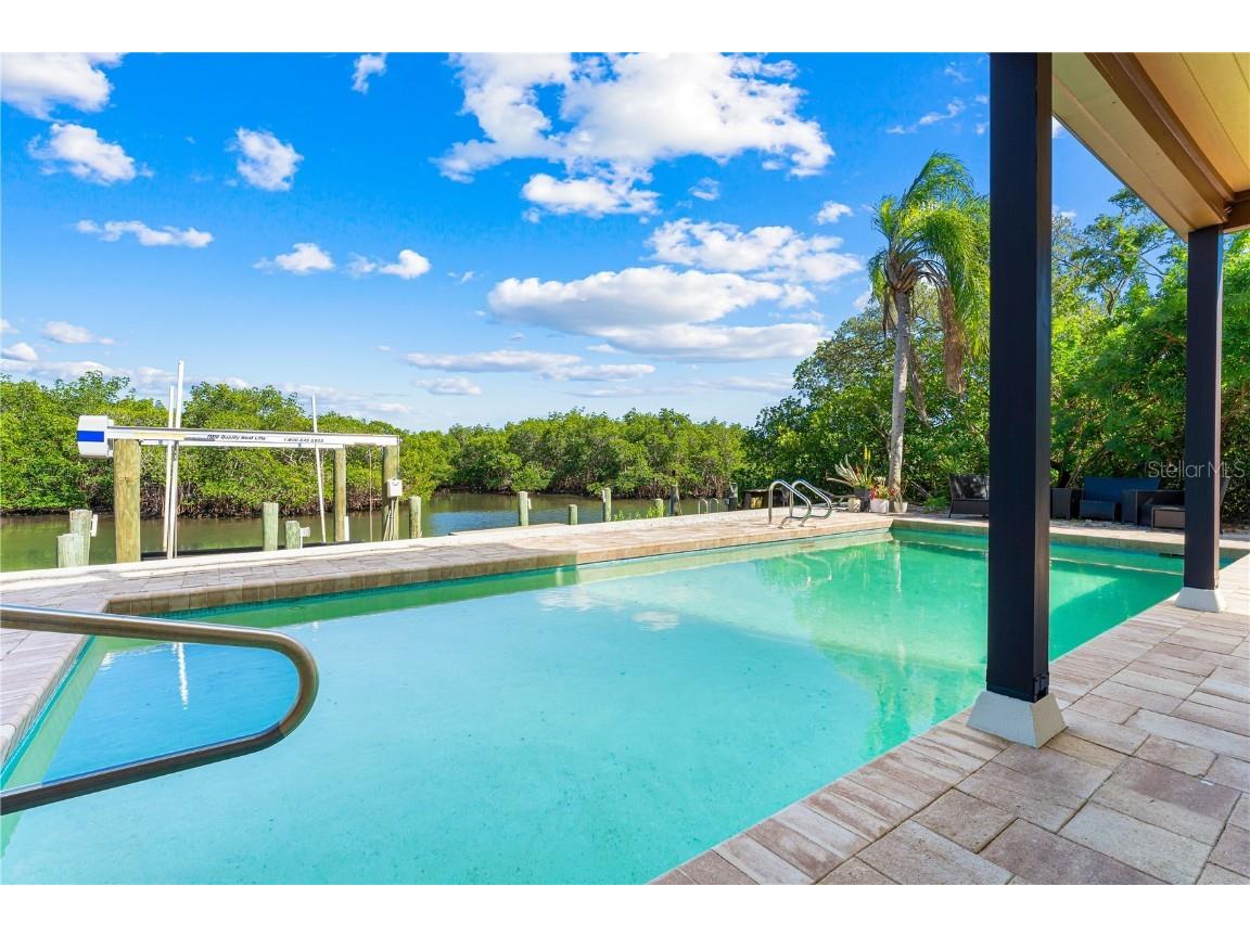 5236 Siesta Cove Drive Sarasota FL 34242 A4640398 image38