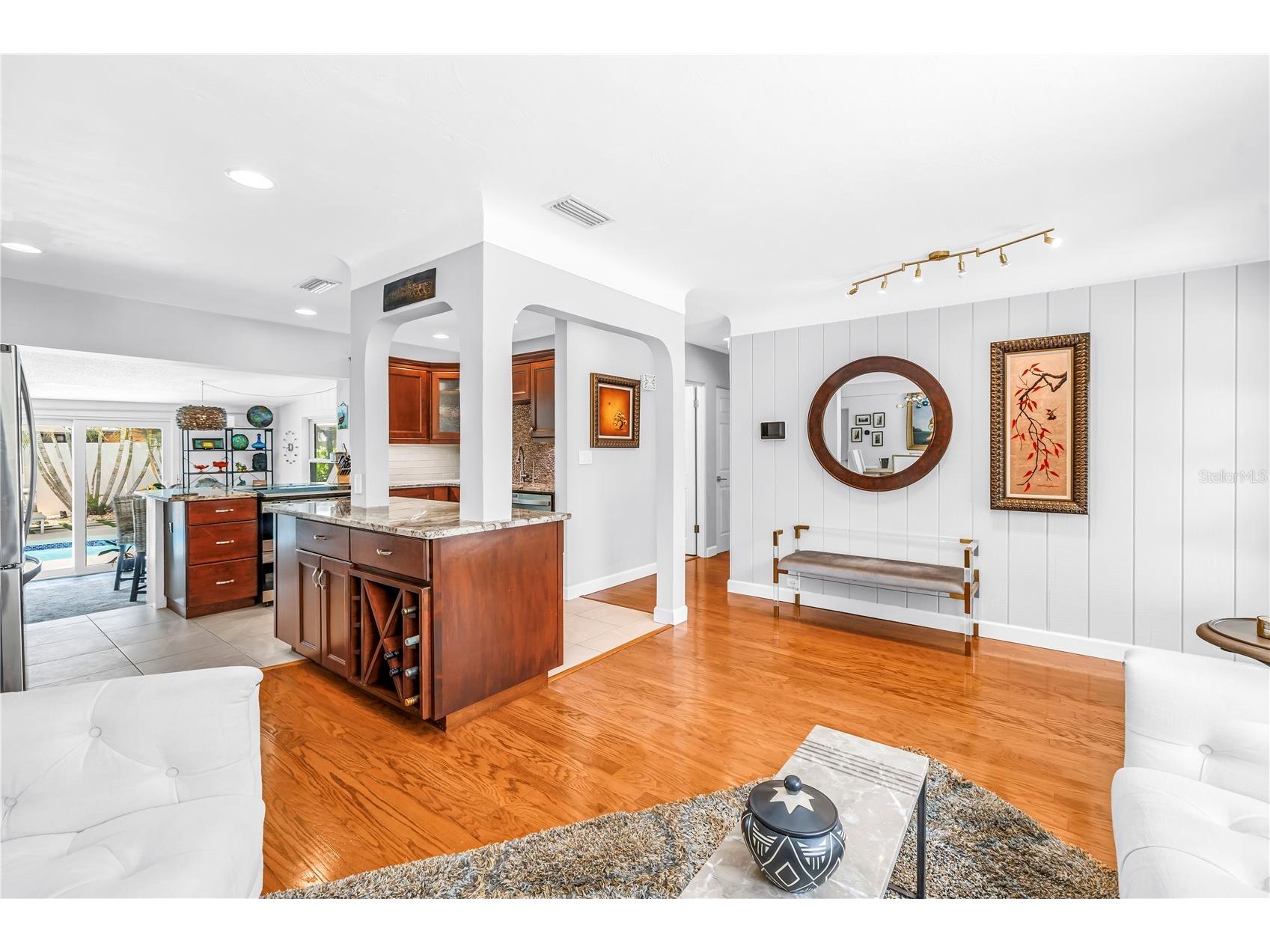 5237 23rd Avenue N Saint Petersburg FL 33710 TB8526090 image23