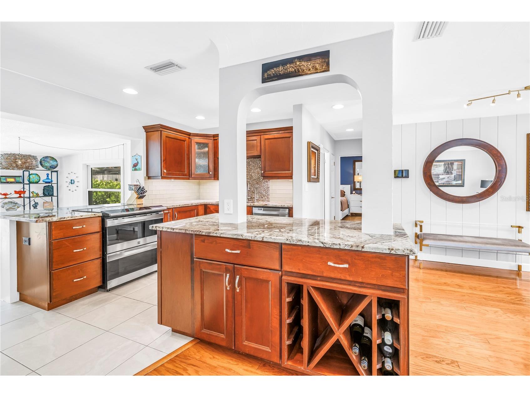 5237 23rd Avenue N Saint Petersburg FL 33710 TB8526090 image7