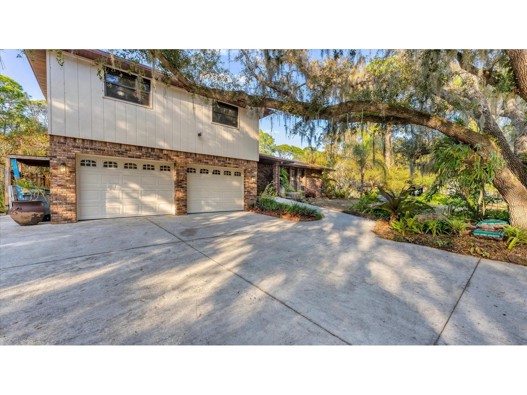 5237 Turtle Creek Lane Sarasota FL 34232 A4683092 image1
