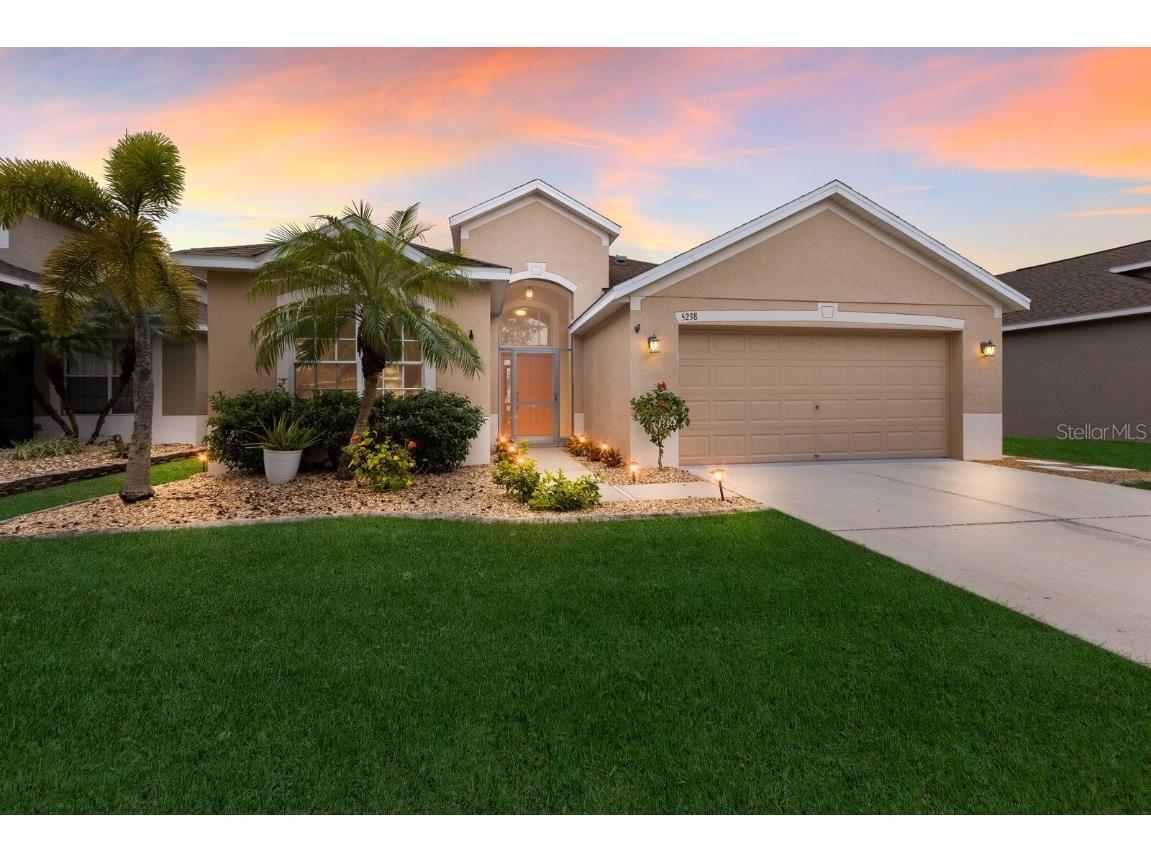 5238 Clover Mist Drive Apollo Beach FL 33572 A4629577 image1