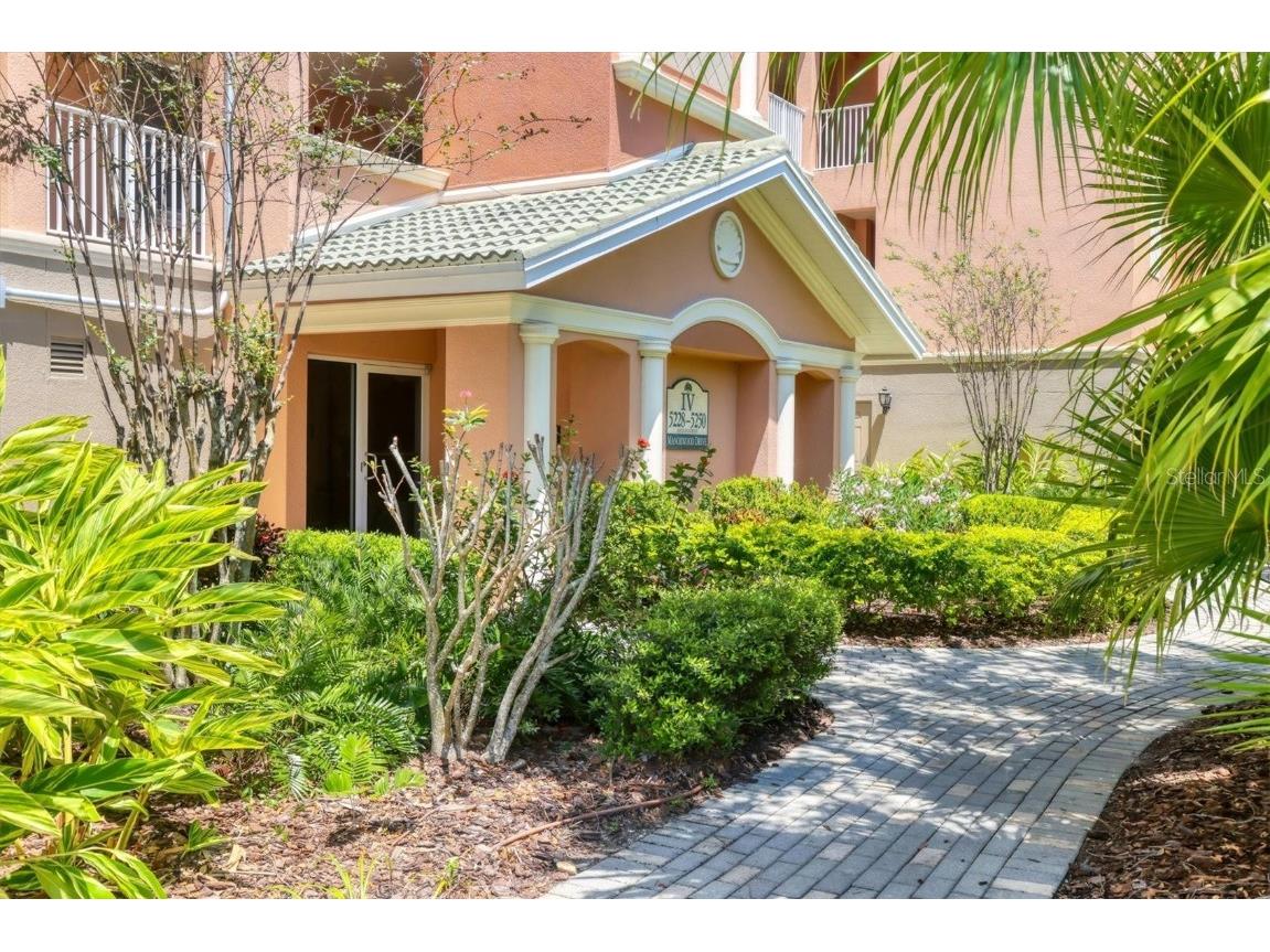 5238 Manorwood Drive #3C Sarasota FL 34235 A4647570 image1