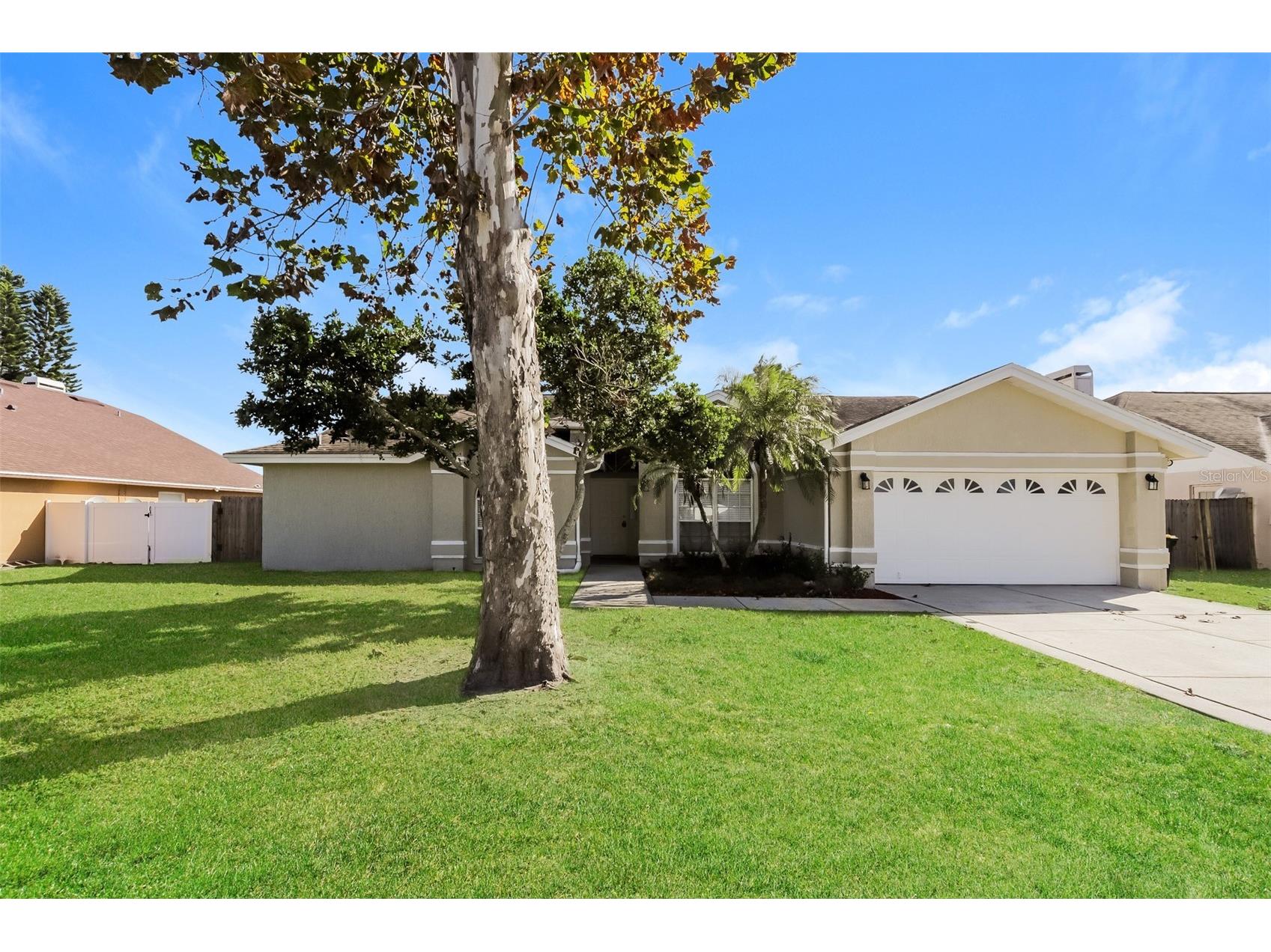 5238 Montserrat Court Lakeland FL 33812 C7524265 image1