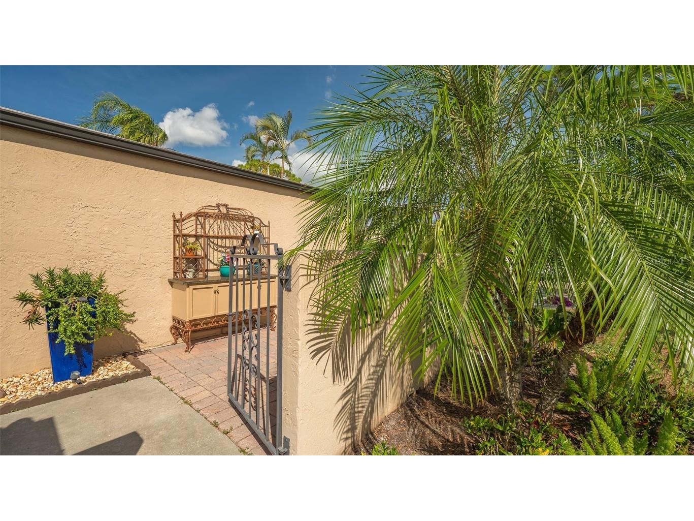 5239 Myrtle Wood Sarasota FL 34235 A4628879 image3