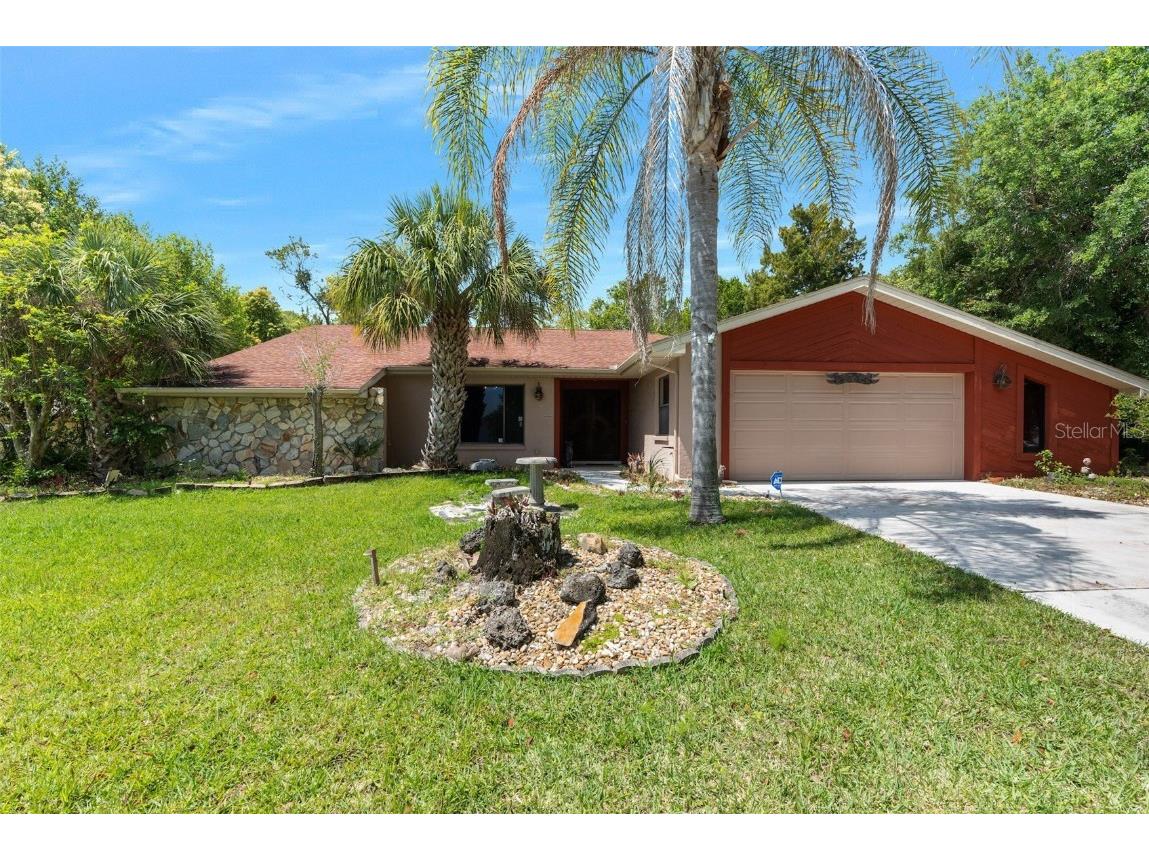 5239 Suwannee Road Weeki Wachee FL 34607 W7853675 image1