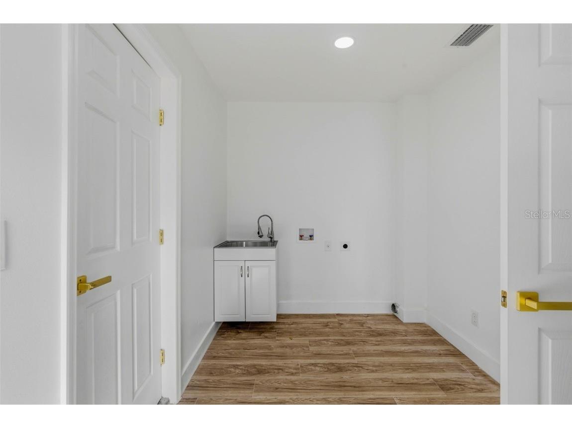 524 50th Avenue S Saint Petersburg FL 33705 TB8455781 image38