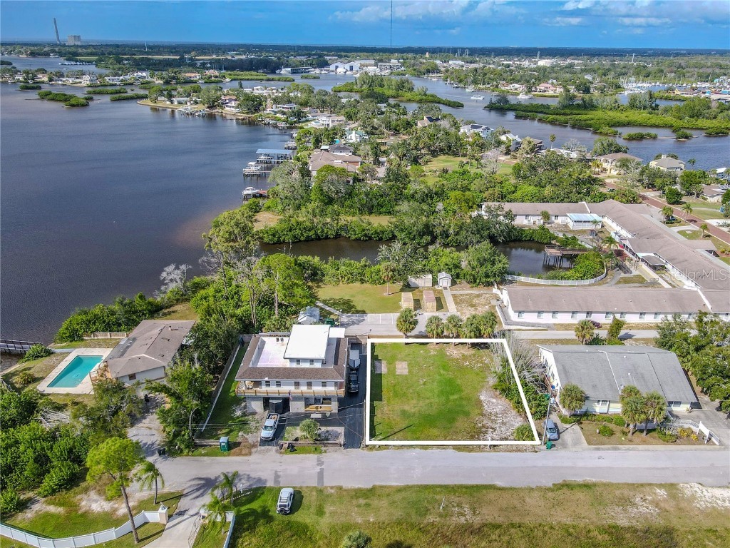 524 Doric Court Tarpon Springs FL 34689 TB8379346 image1