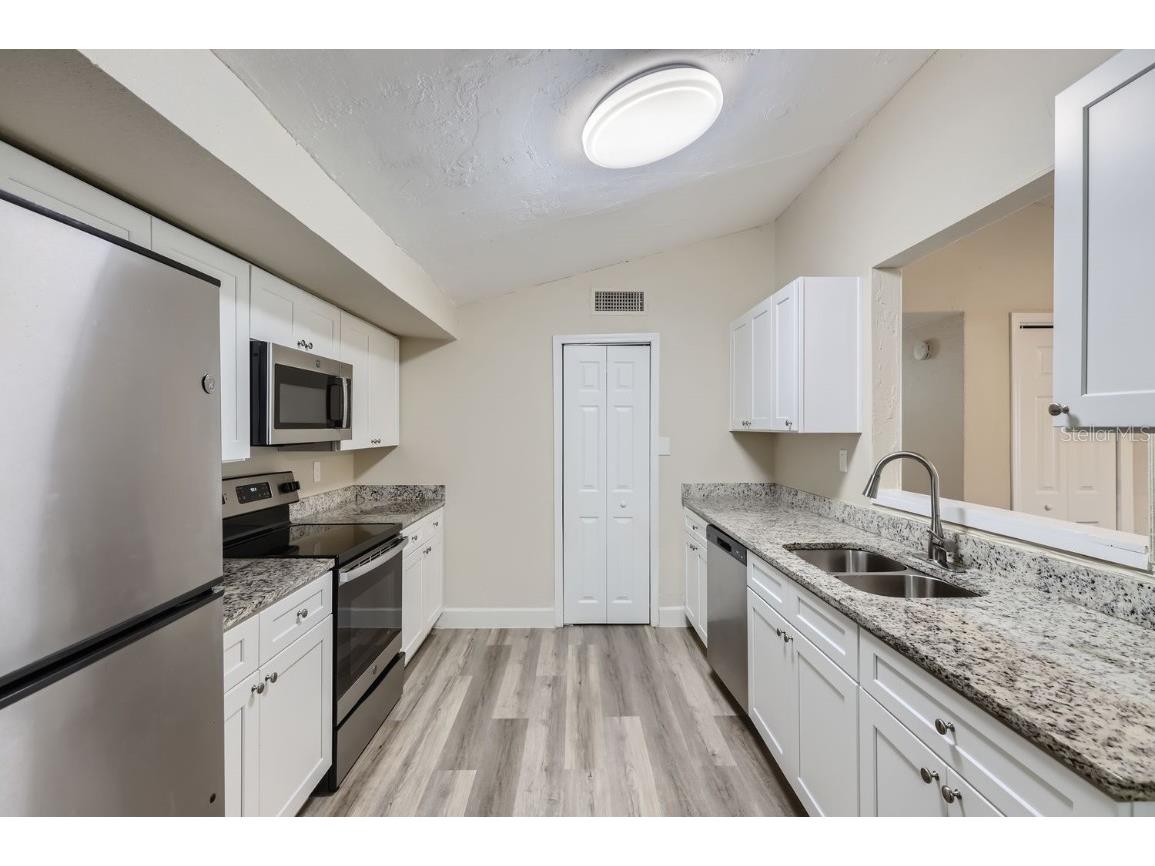 524 E Church Street Deland FL 32724 O6252354 image7