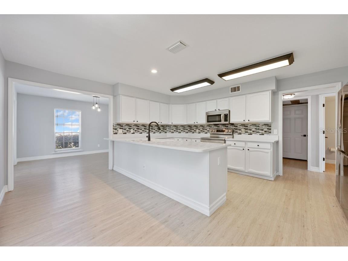 524 Glen Grove Lane Orlando FL 32839 O6337224 image35