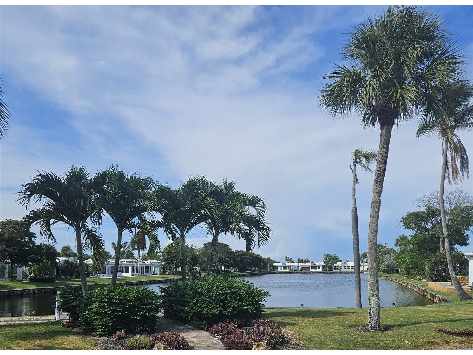 524 Spanish Drive S #125 Longboat Key FL 34228 - GULF OF AMERICA SARASOTA BAY A4698047 image3