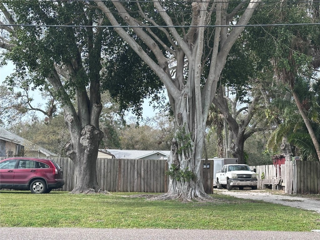 5240 66th Way N Saint Petersburg FL 33709 TB8352278 image1