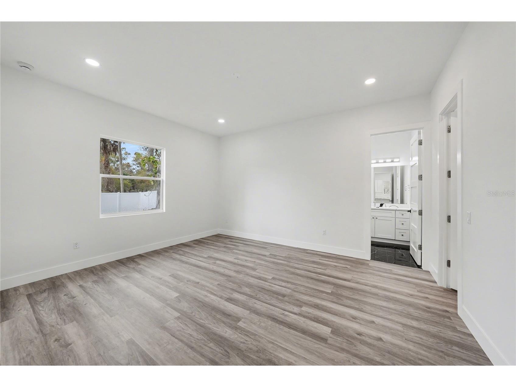 5240 66th Way N Saint Petersburg FL 33709 TB8480201 image25