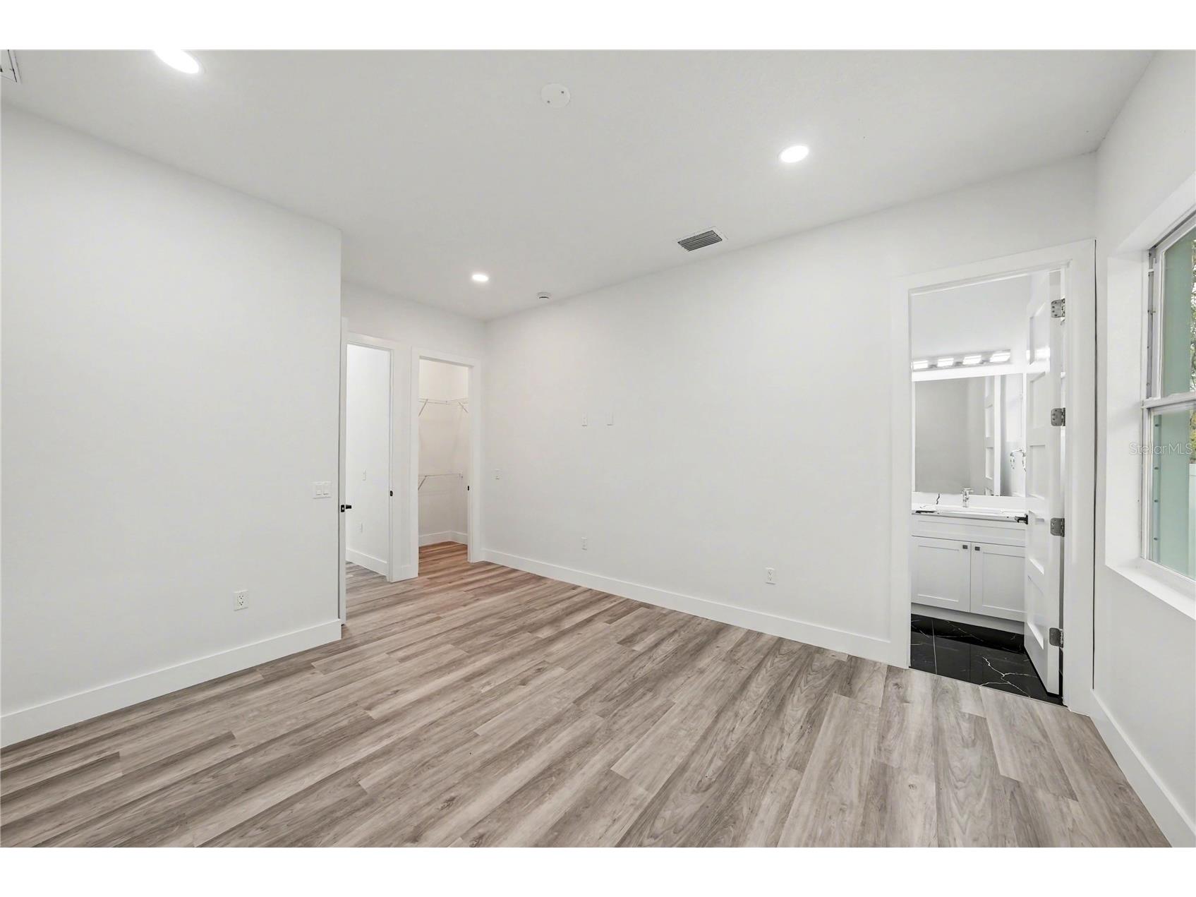 5240 66th Way N Saint Petersburg FL 33709 TB8480201 image29