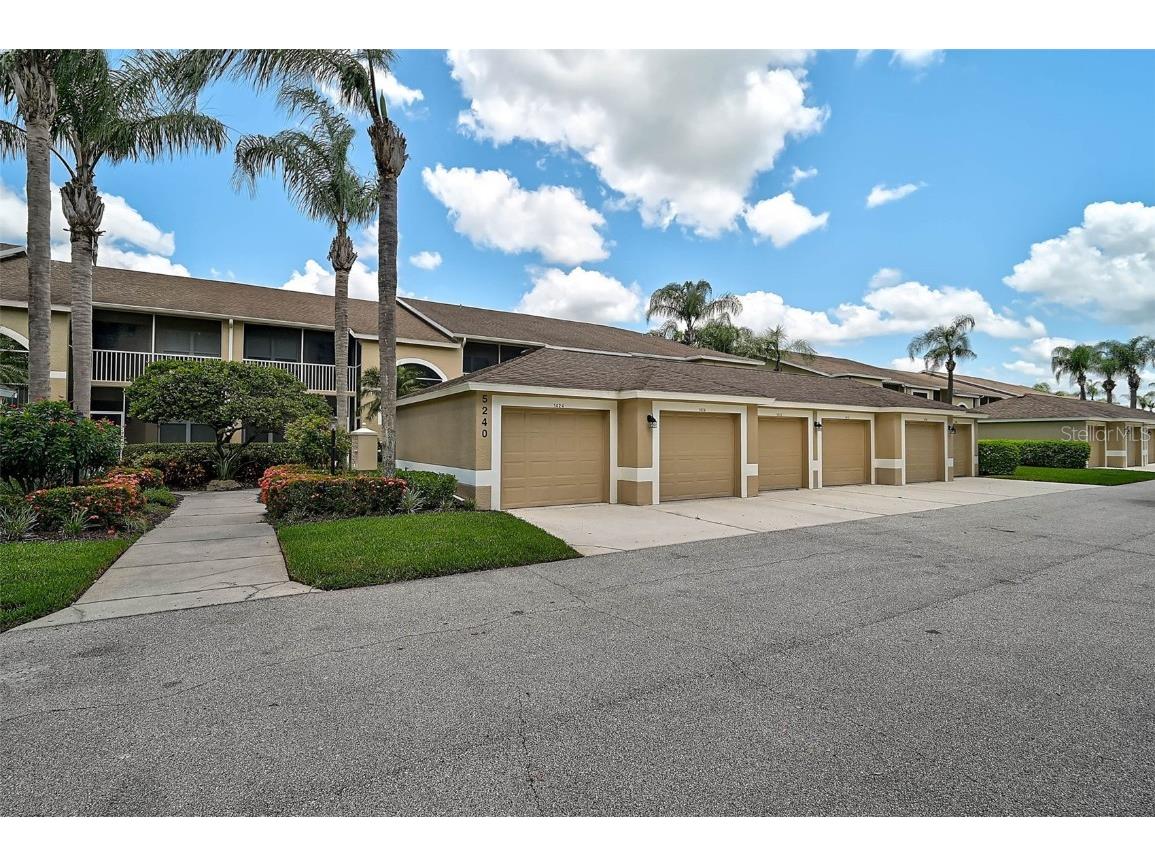 5240 Hyland Hills Avenue #1425 Sarasota FL 34241 A4657950 image1