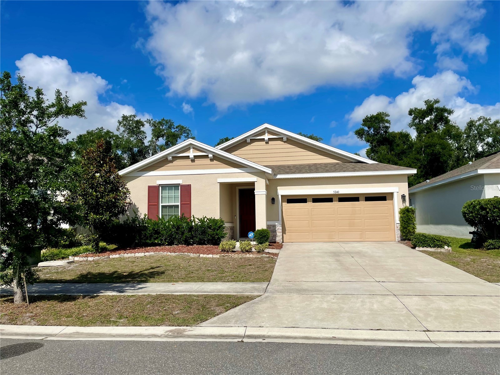 5240 Meadow Song Drive Okahumpka FL 34762 O6408893 image1