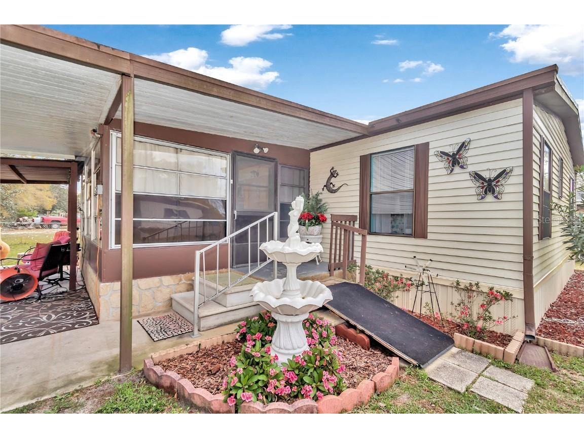 5240 SE 183rd Avenue Road Ocklawaha FL 32179 OM674191 image1