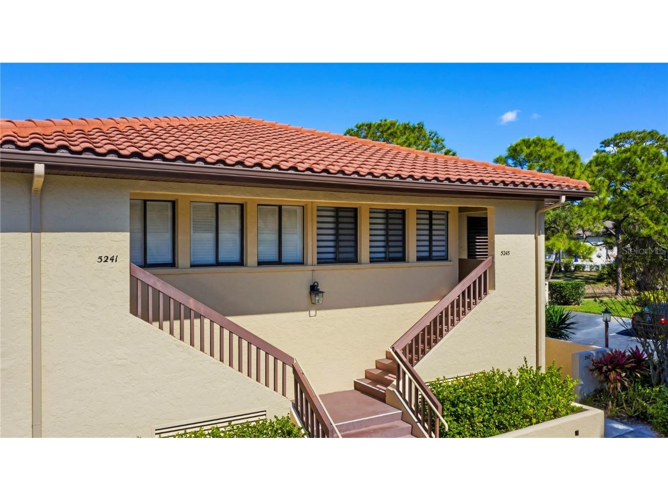 5241 Lake Village Drive #34 Sarasota FL 34235 A4527136 image1