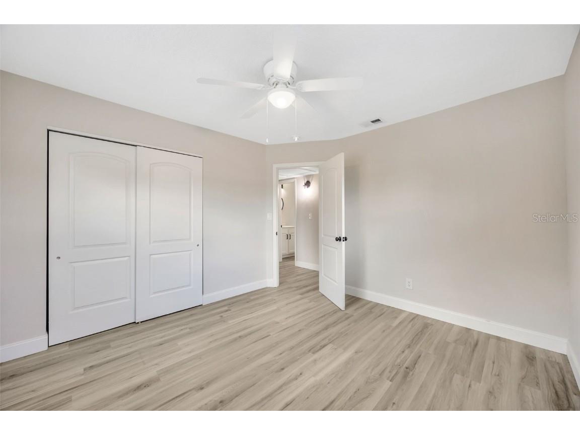 5242 45th Avenue N Saint Petersburg FL 33709 TB8421119 image15