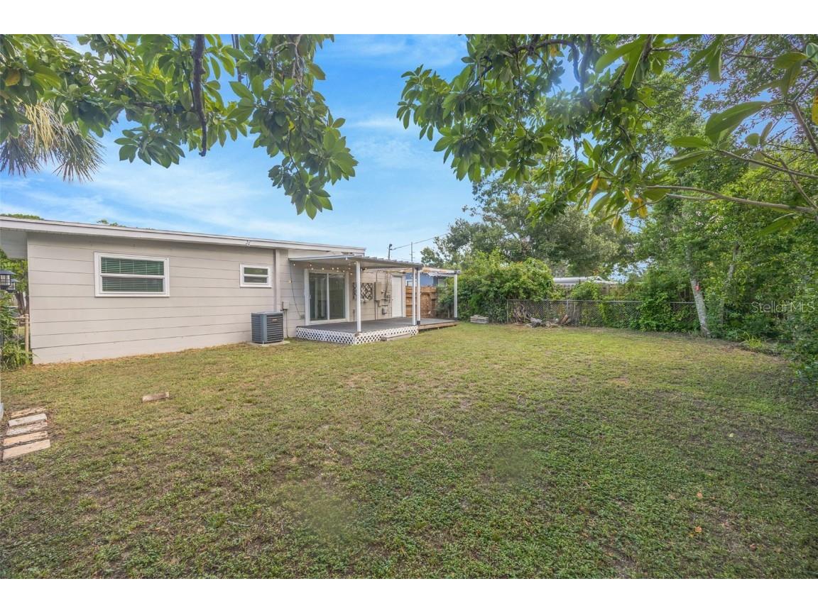 5242 45th Avenue N Saint Petersburg FL 33709 TB8421119 image26