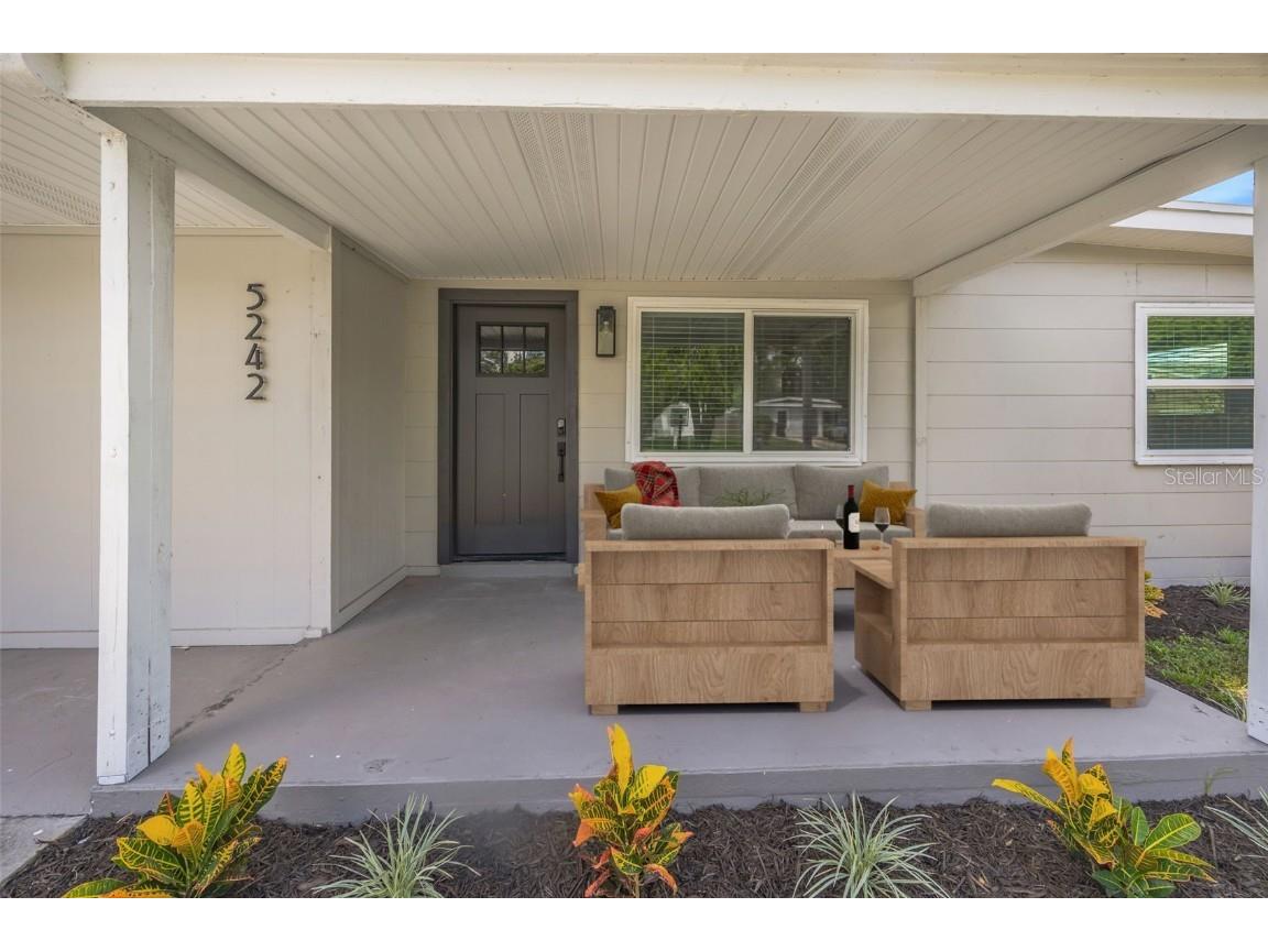 5242 45th Avenue N Saint Petersburg FL 33709 TB8421119 image3