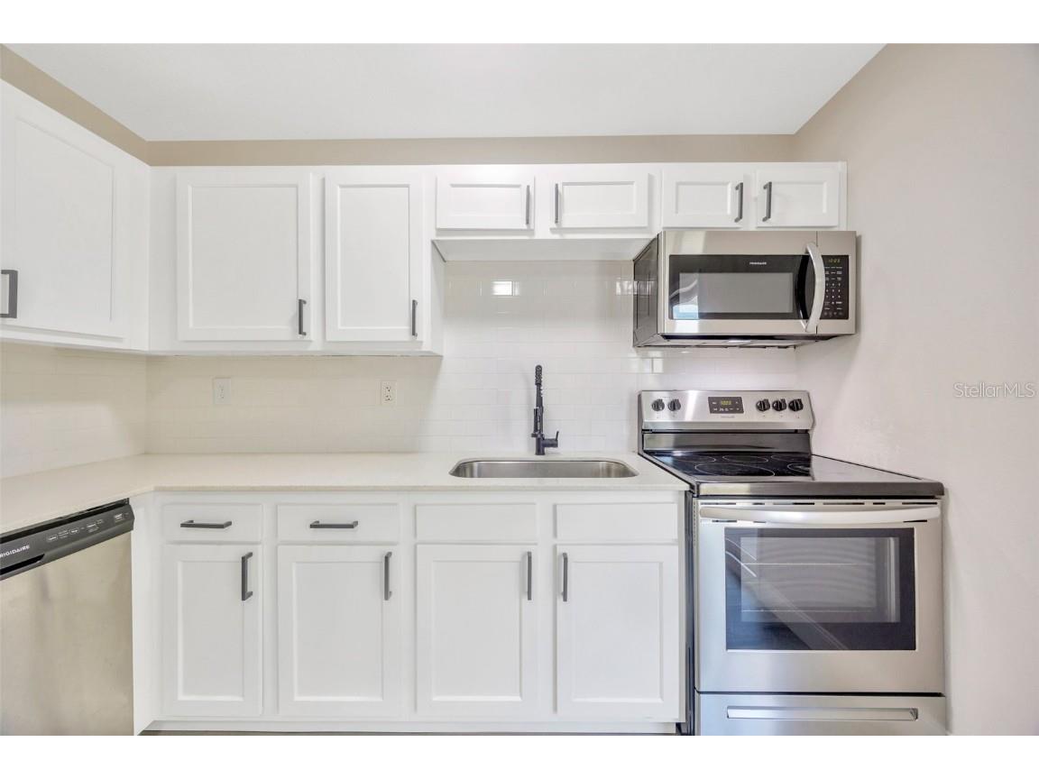 5242 45th Avenue N Saint Petersburg FL 33709 TB8421119 image6