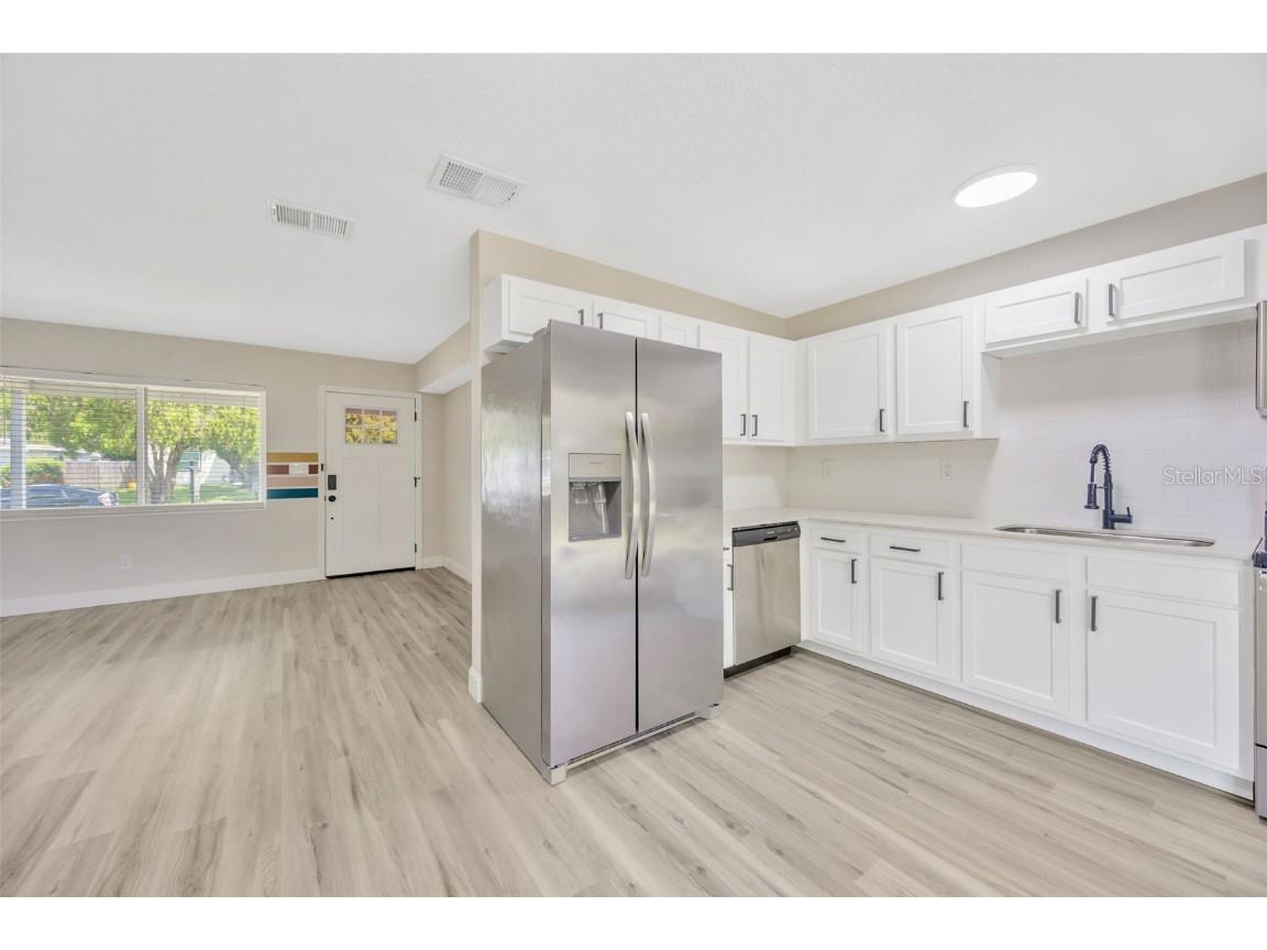 5242 45th Avenue N Saint Petersburg FL 33709 TB8421119 image9