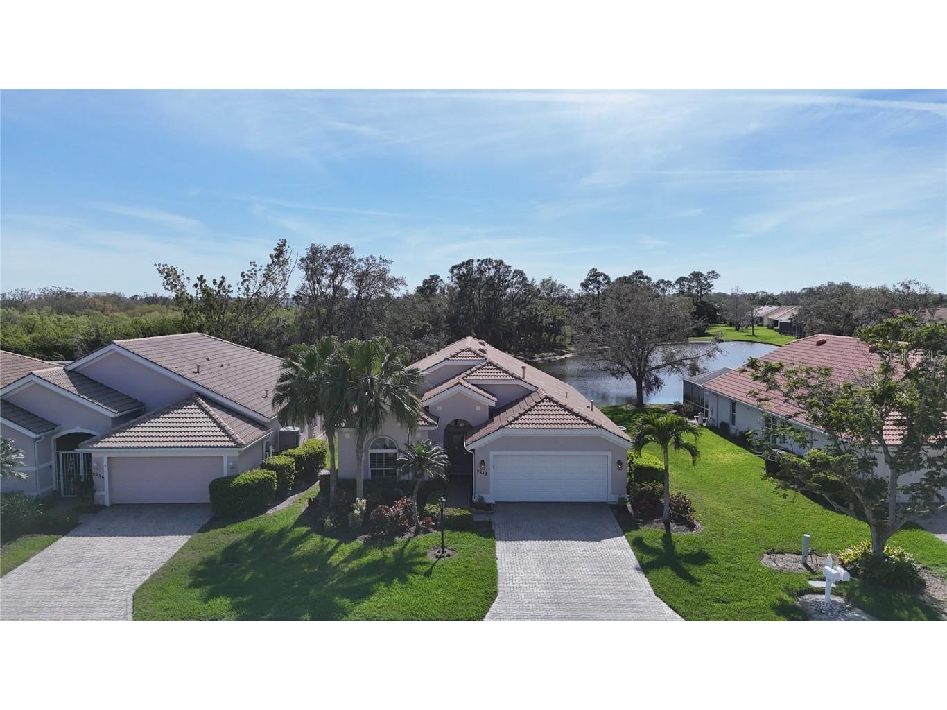 5242 Highbury Circle Sarasota FL 34238 A4641897 image1