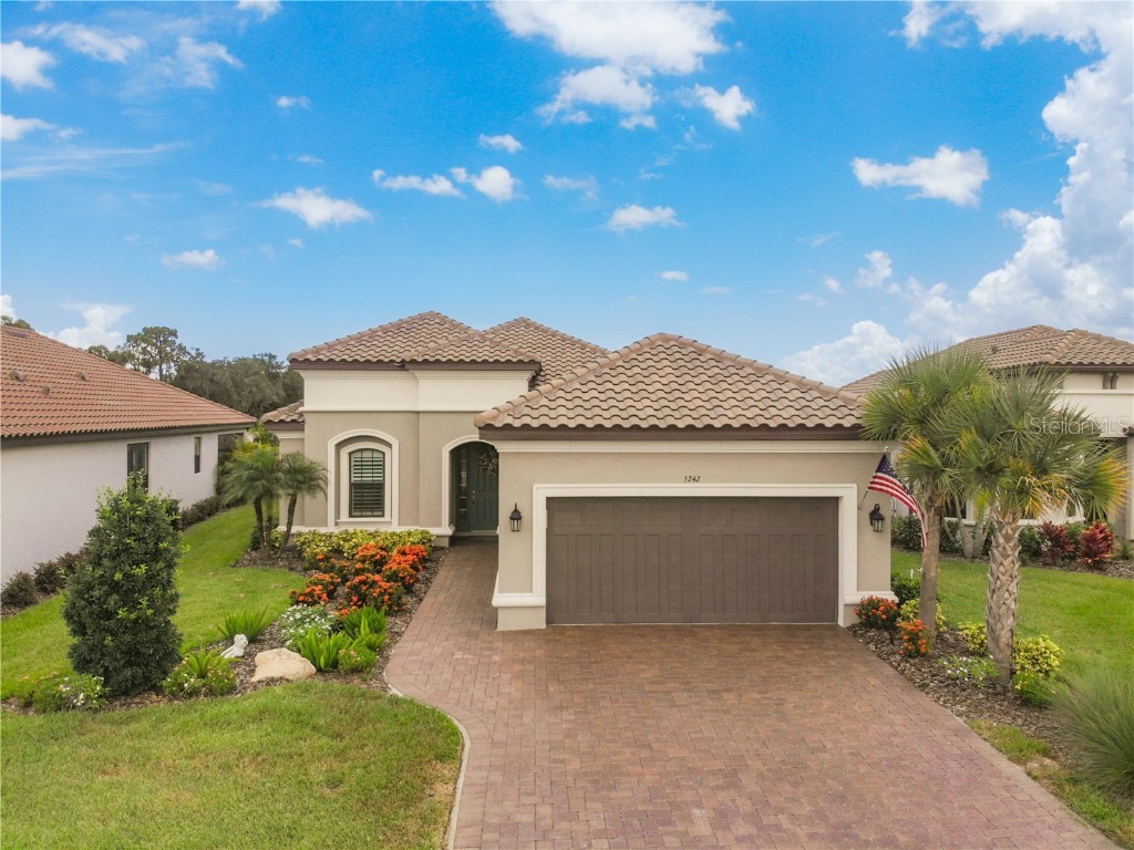 5242 Morey Farms Loop Palmetto FL 34221 A4559788 image1