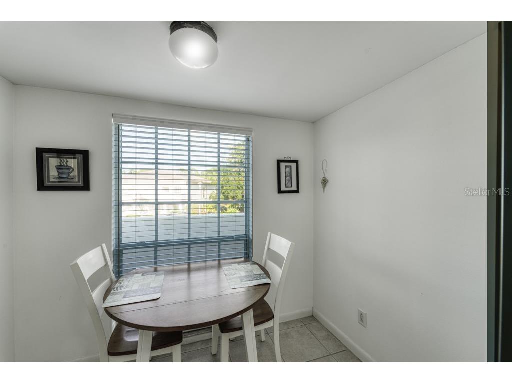 5242 Wedgewood Lane #62 Sarasota FL 34235 A4669985 image11
