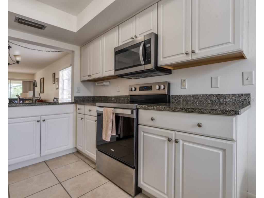 5242 Wedgewood Lane #62 Sarasota FL 34235 A4669985 image13