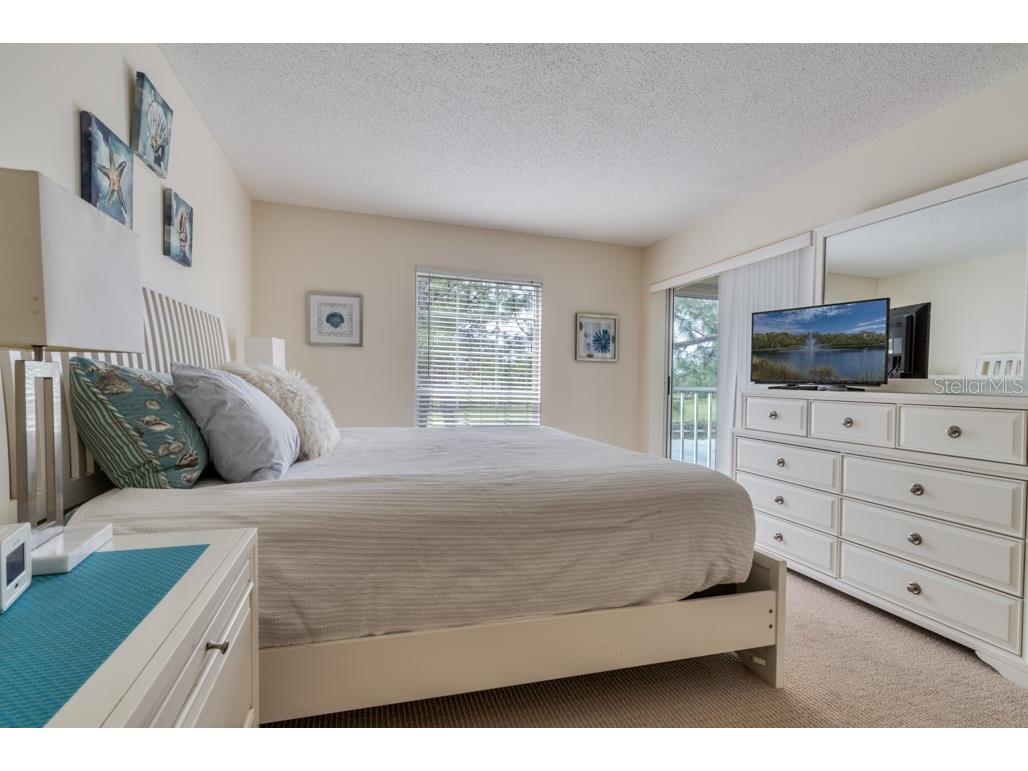 5242 Wedgewood Lane #62 Sarasota FL 34235 A4669985 image16