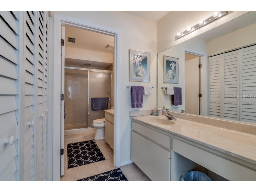 5242 Wedgewood Lane #62 Sarasota FL 34235 A4669985 image17