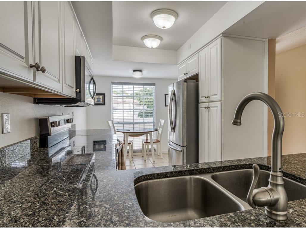 5242 Wedgewood Lane #62 Sarasota FL 34235 A4669985 image9