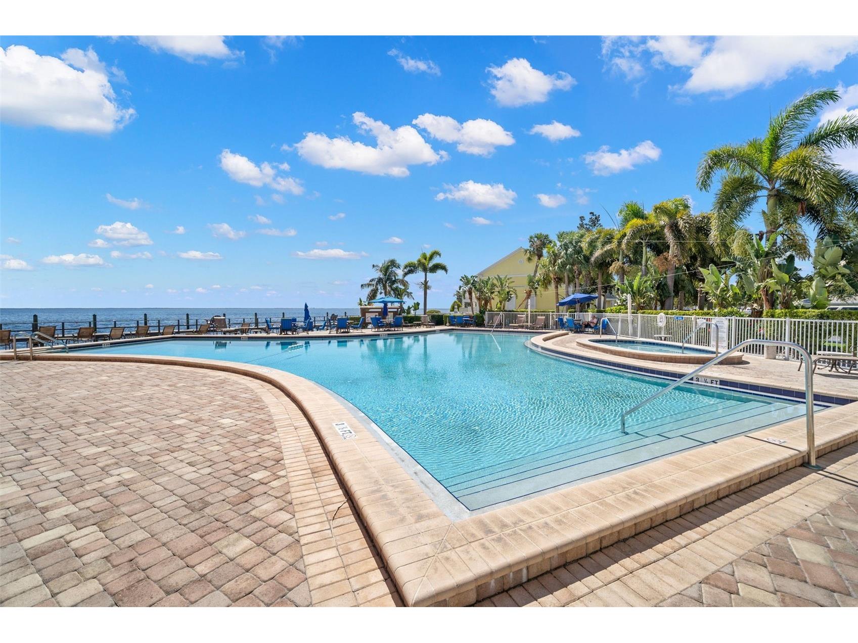 5243 Beach Drive SE #B Saint Petersburg FL 33705 TB8497172 image30