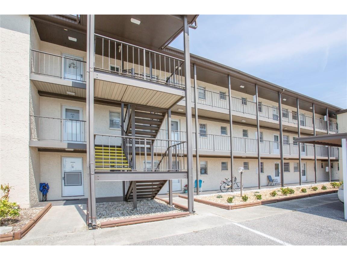 5245 Amulet Drive #202 New Port Richey FL 34652 W7854842 image1