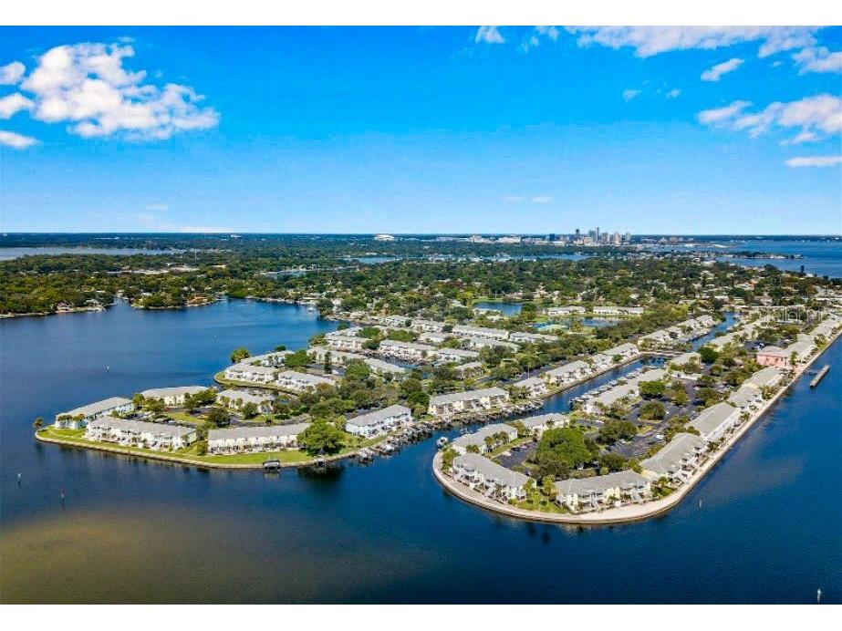 5245 Coquina Key Drive SE #D (FURNISHED) Saint Petersburg FL 33705 U8186622 image1